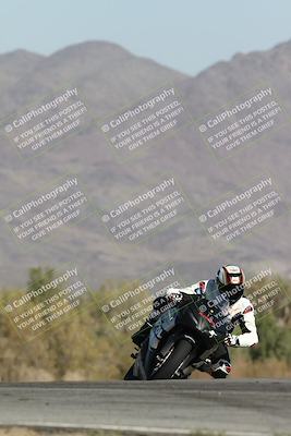 media/Dec-01-2025-Moto Forza (Mon) [[2daa91e15f]]/2-Intermediate Group/Session 2 Turn 9 Entry/